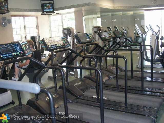 Crystal Point Condominiums Boynton Beach, FL 33437 - Photo 9 of 10