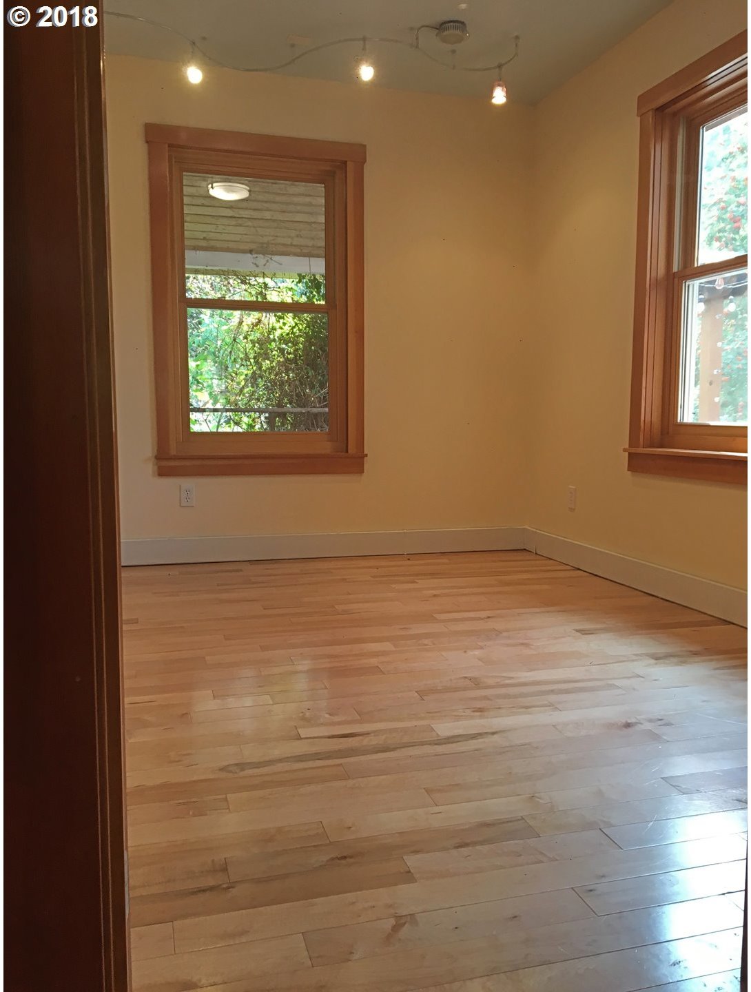 1760 Markham Road Hood River, OR 97031 - Photo 17 of 22 Gallery Image 17