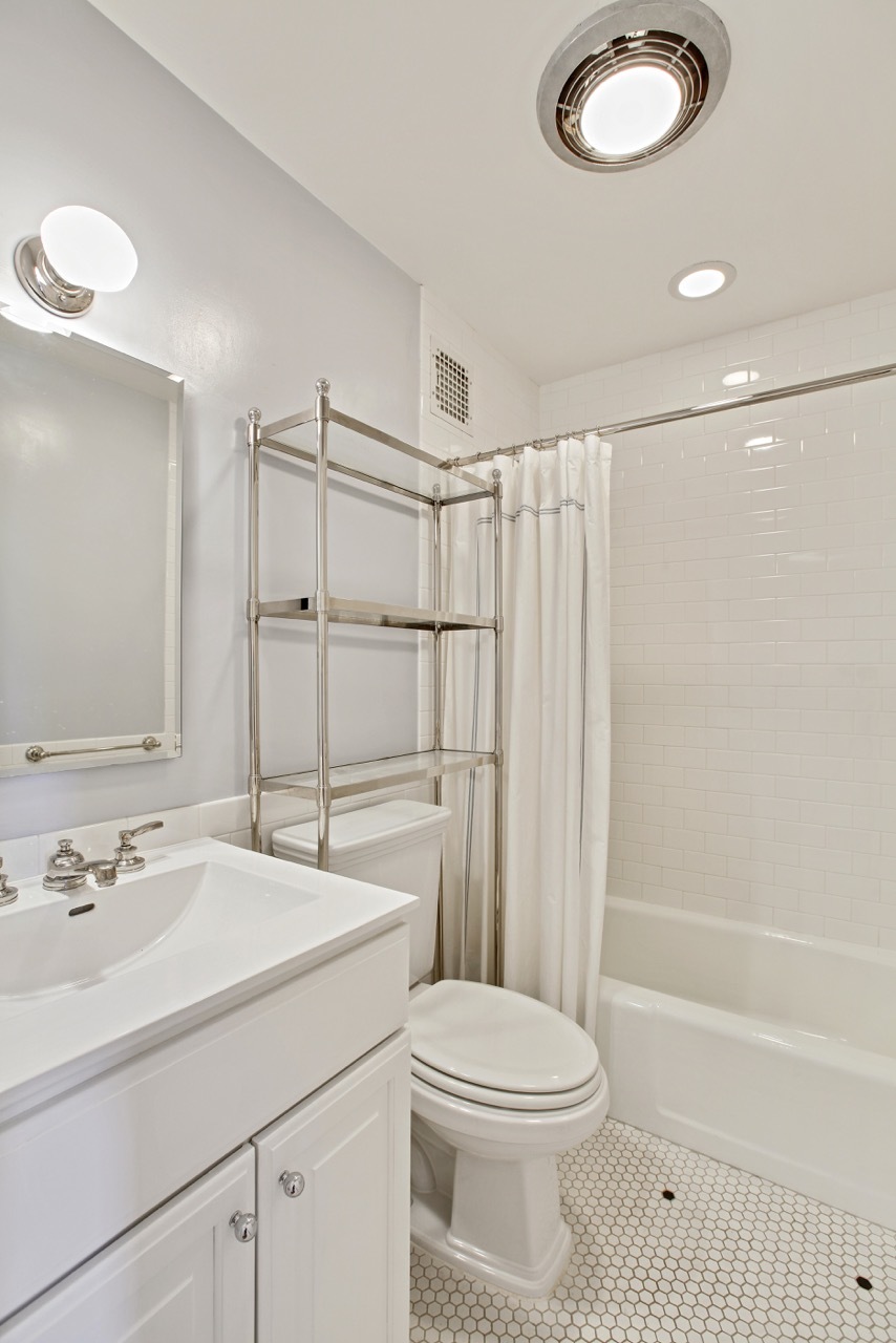 373 Bleecker Street, Unit 5AD Manhattan, NY 10014 - Photo 8 of 10