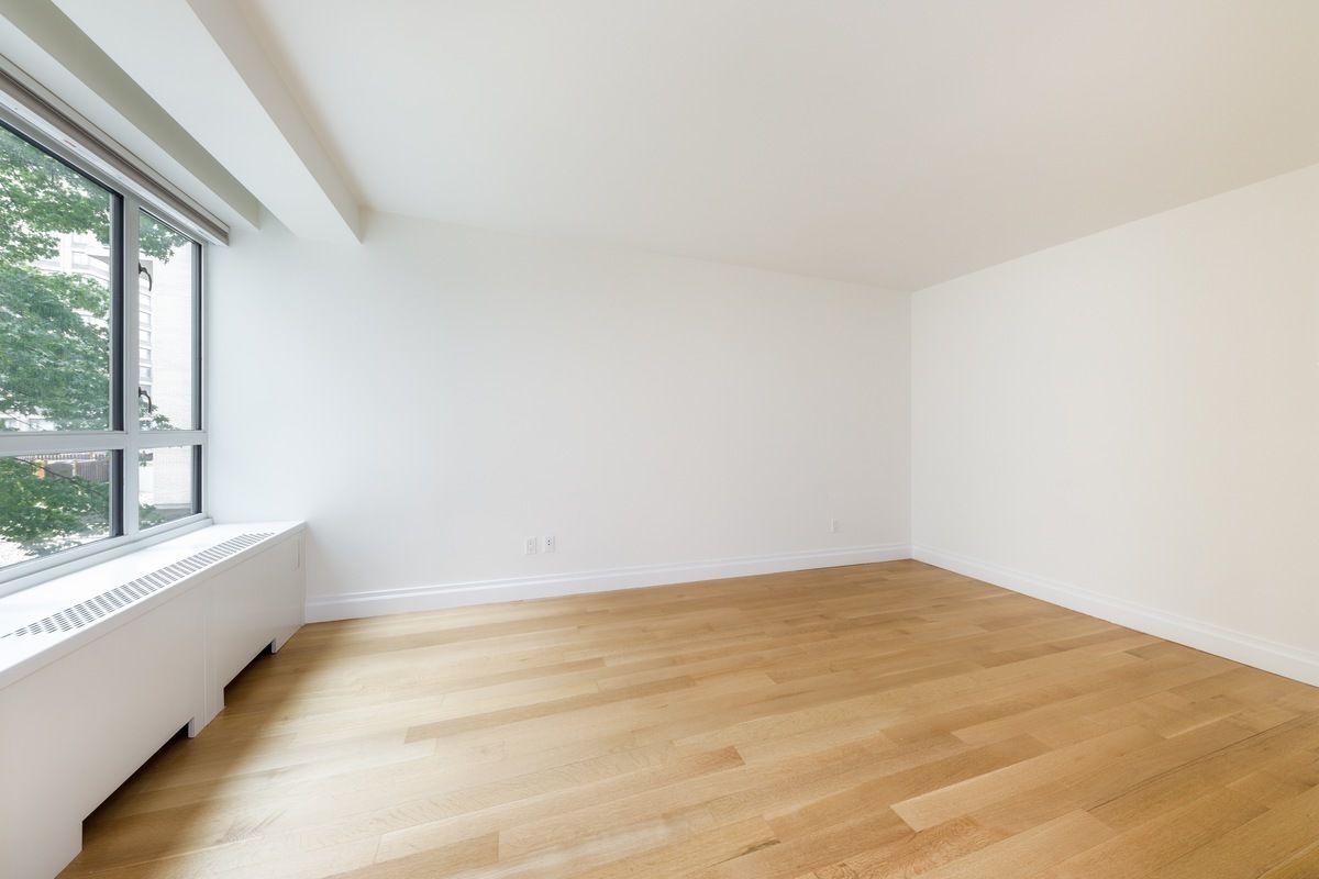 200 East 66th Street, Unit B405 Manhattan, NY 10065 - Photo 6 of 15