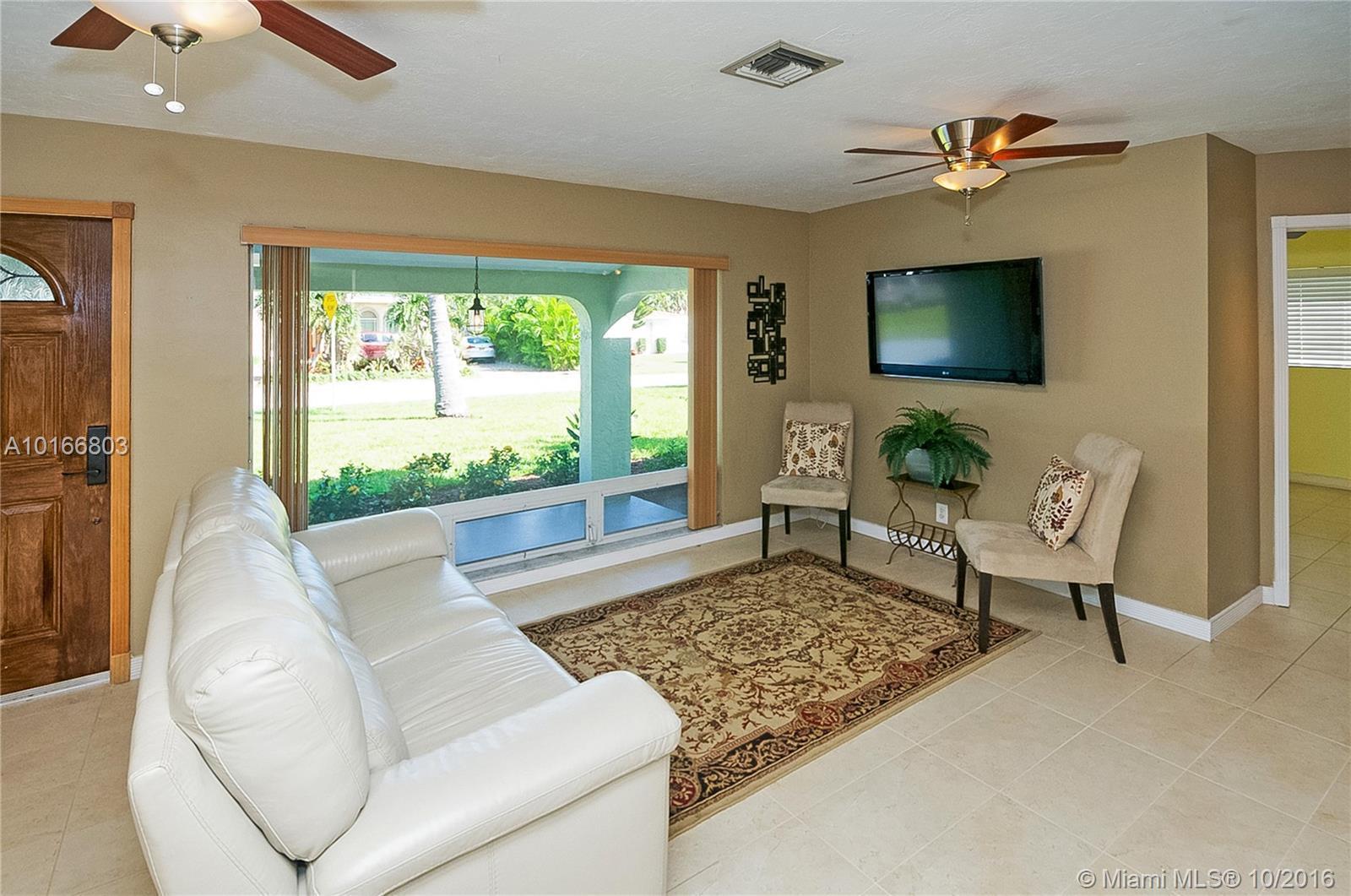 116 Northwest 8th Street Boca Raton, FL 33432 - Photo 3 of 29