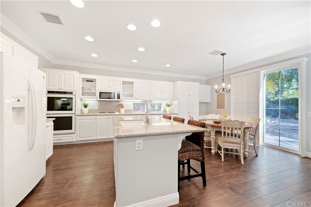 25 Laurelhurst Drive Ladera Ranch, CA 92694 - Photo 10 of 54