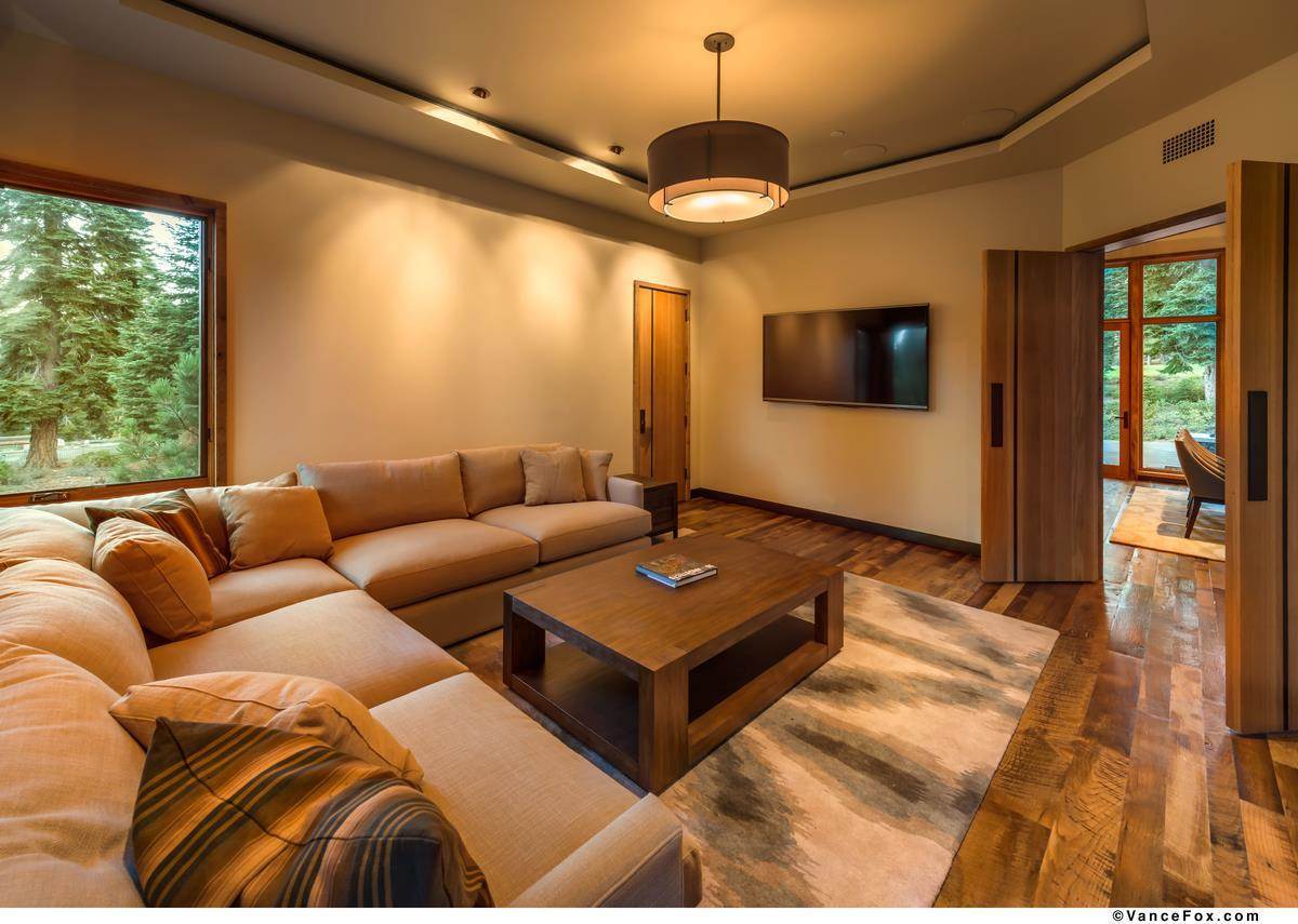 8434 Valhalla Drive Truckee, CA 96161 - Photo 8 of 14