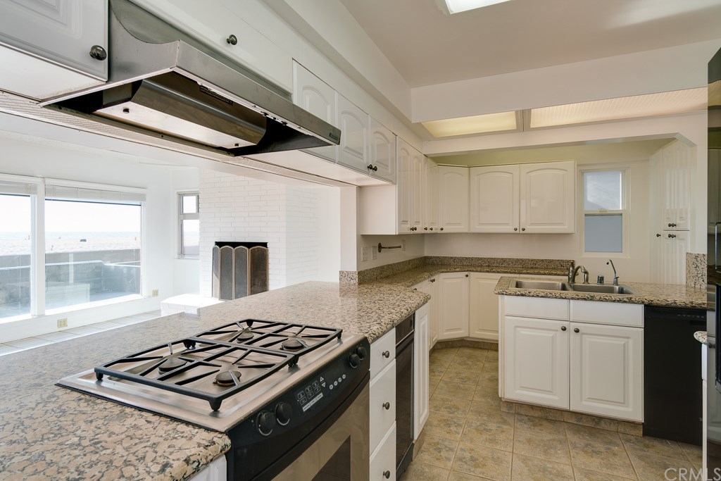 528 The Strand Hermosa Beach, CA 90254 - Photo 17 of 28