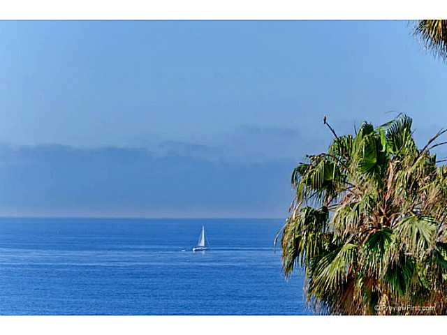 366 Forward Street, Unit E La Jolla, CA 92037 - Photo 2 of 23 Beautiful Ocean View from Rooftop Deck!