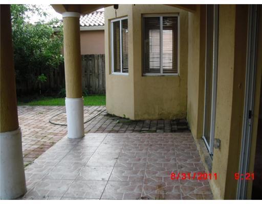 15391 Southwest 22nd Terrace Miami, FL 33185 - Photo 9 of 12