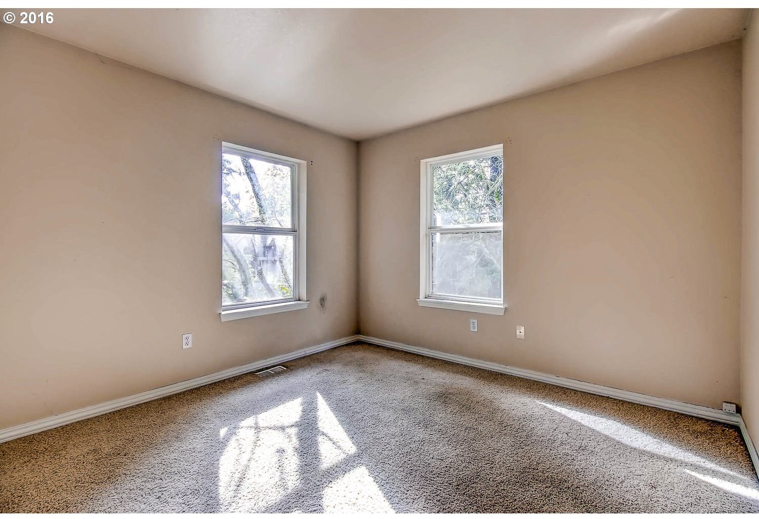 10105 Southwest Shearwater Loop Beaverton, OR 97007 - Photo 9 of 27 Gallery Image 9