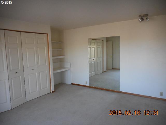 21498 Southwest Jay Street Aloha, OR 97003 - Photo 8 of 12