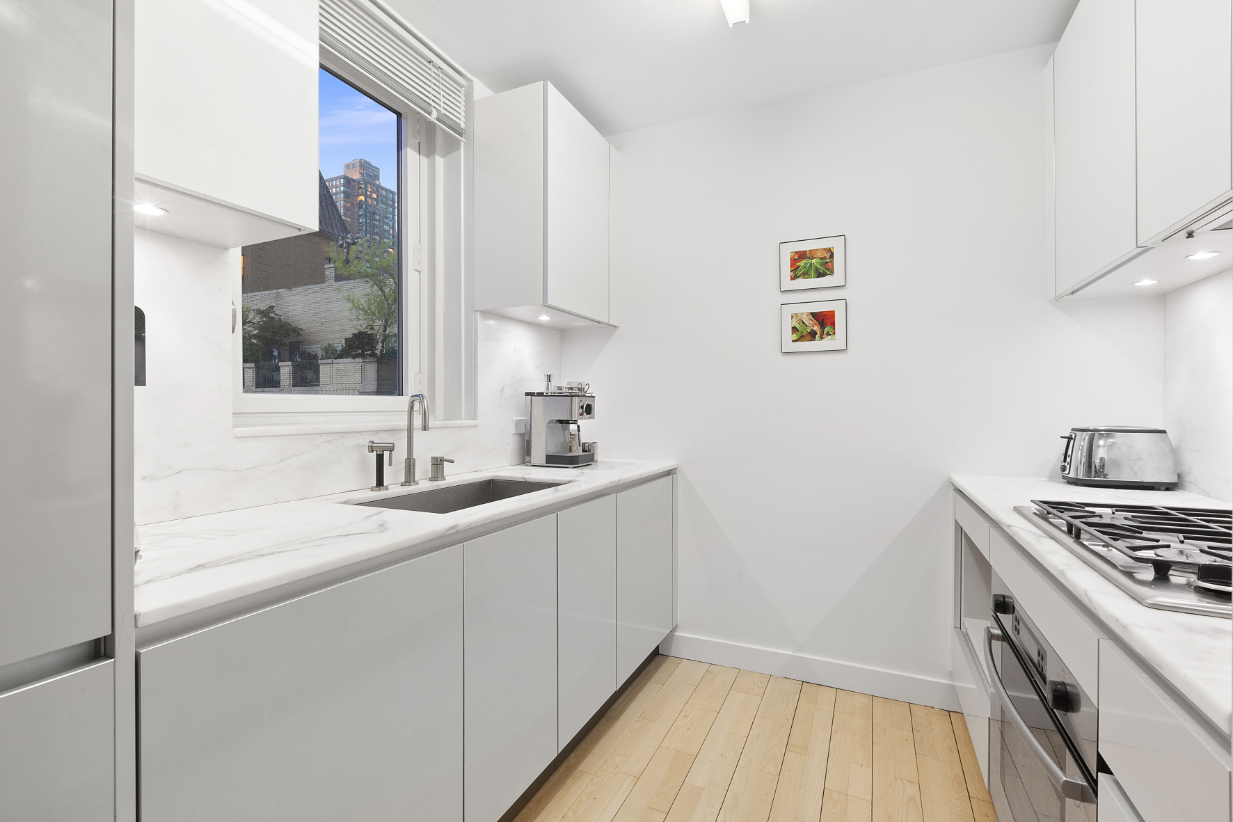 322 West 57th Street, Unit 27B Manhattan, NY 10019 - Photo 3 of 14