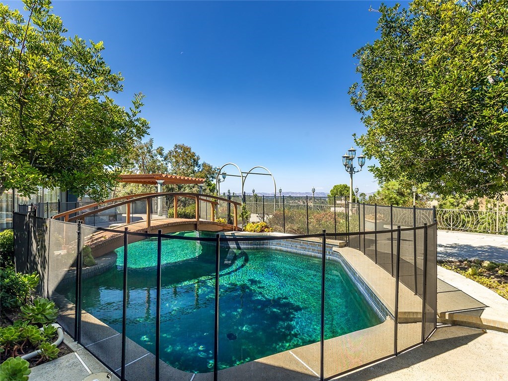 4151 Falling Leaf Drive Encino, CA 91316 - Photo 21 of 30 Backyard/Pool