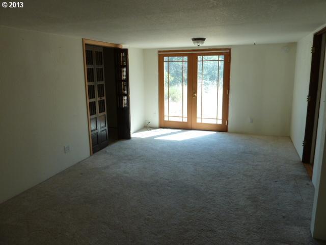 1397 Willis Creek Road Winston, OR 97496 - Photo 8 of 10 Gallery Image 8