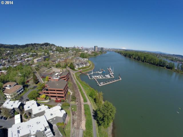 5620 Southwest Riverside Lane, Unit 4 Portland, OR 97239 - Photo 15 of 16 Gallery Image 15