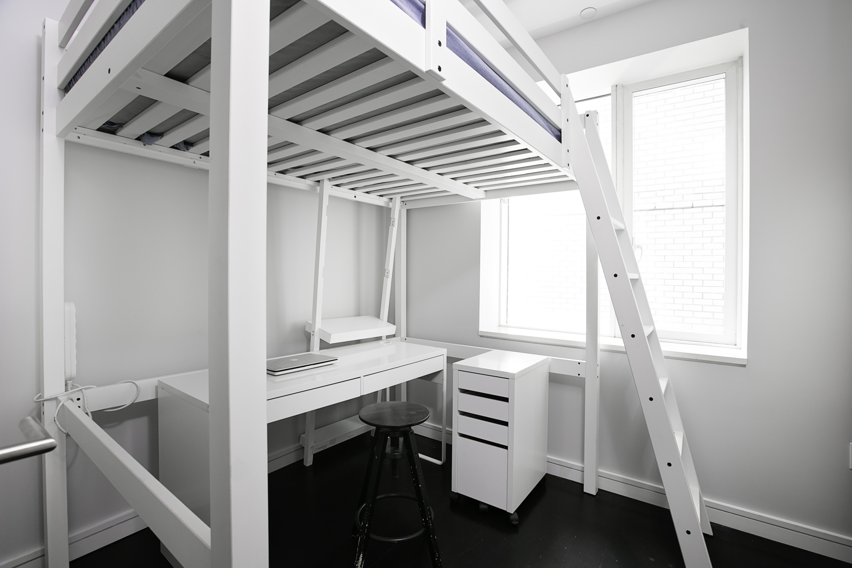 300 East 23rd Street, Unit 8G Manhattan, NY 10010 - Photo 4 of 18