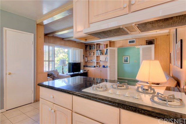 15500 Royal Ridge Road Sherman Oaks, CA 91403 - Photo 14 of 31