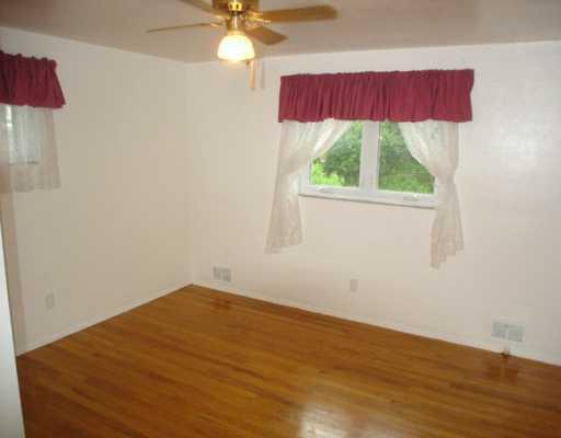 5234 Meadowcrest Road Baldwin, PA 15236 - Photo 5 of 8 Gallery Image 5