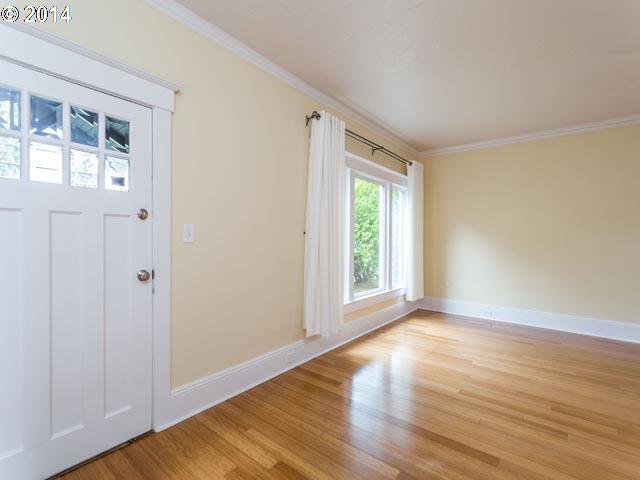 2943 Southwest Taylors Ferry Road Portland, OR 97219 - Photo 3 of 16 Gallery Image 3