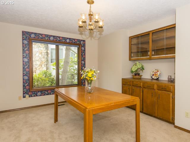 7310 Southwest 187th Place Aloha, OR 97007 - Photo 10 of 16 Gallery Image 10