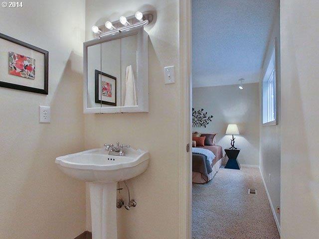 4279 Southeast 26th Court Gresham, OR 97080 - Photo 10 of 16 Gallery Image 10
