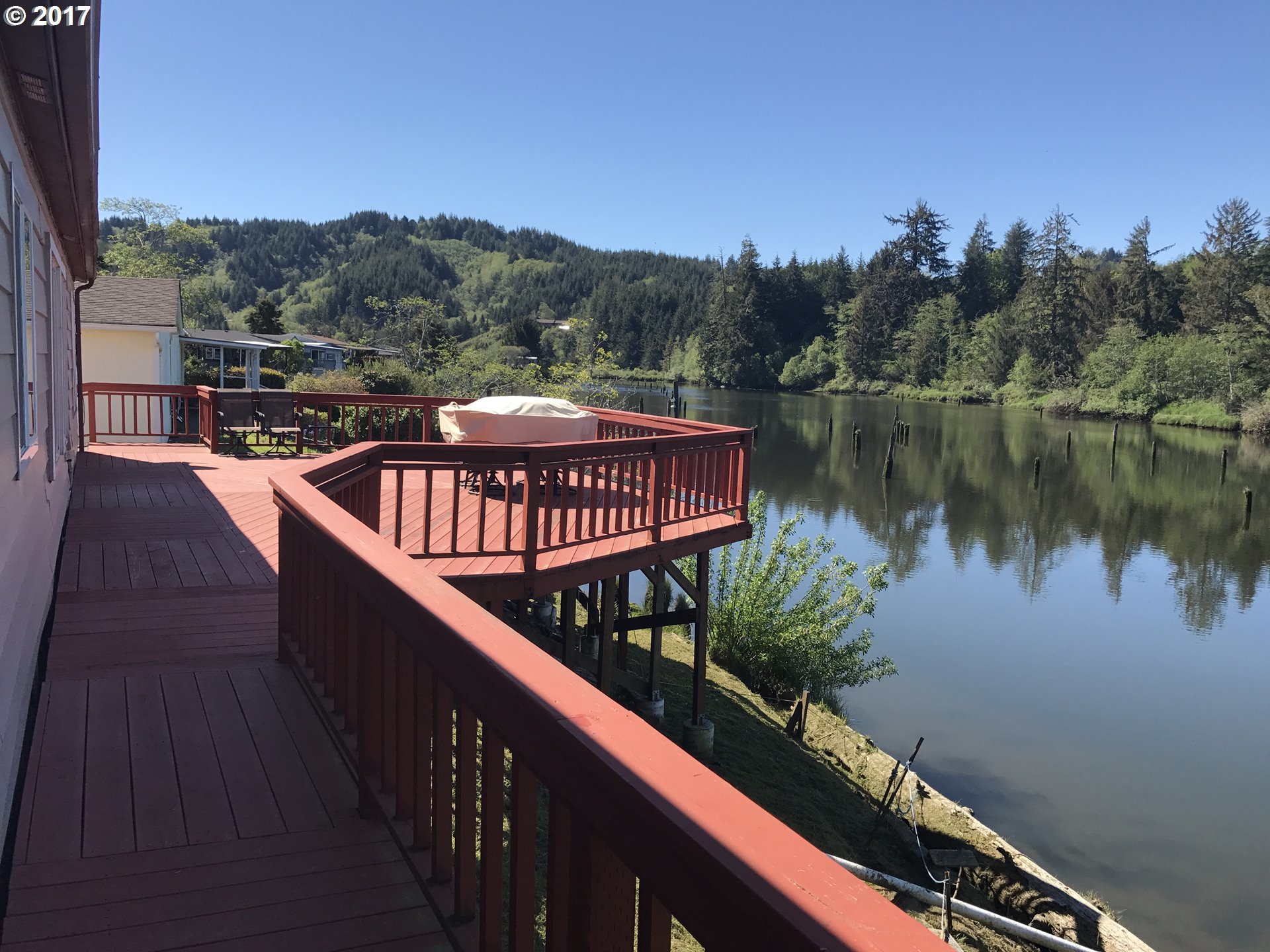 100 River Bend, Unit 7 Reedsport, OR 97467 - Photo 1 of 15