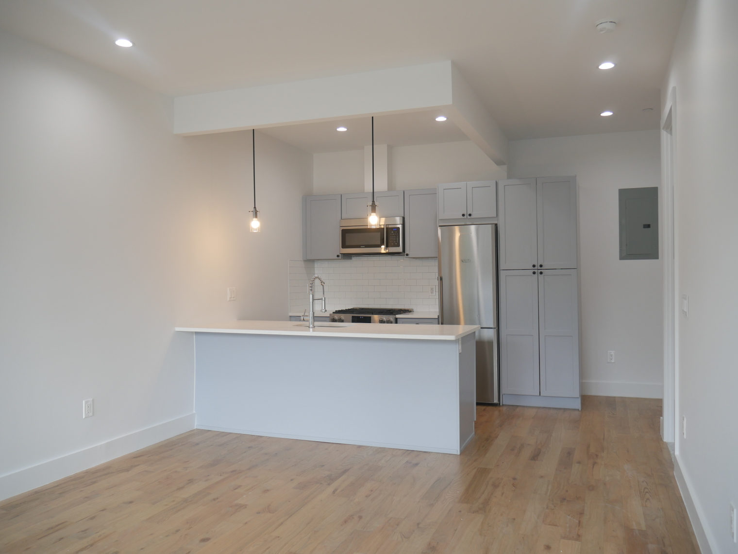 27 Kossuth Place, Unit 2A Brooklyn, NY 11221 - Photo 6 of 10