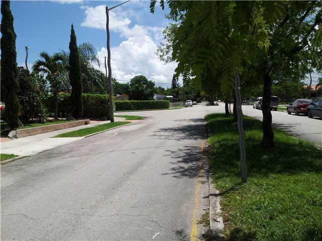 75 Southwest 32nd Court Road Miami, FL 33135 - Photo 9 of 9