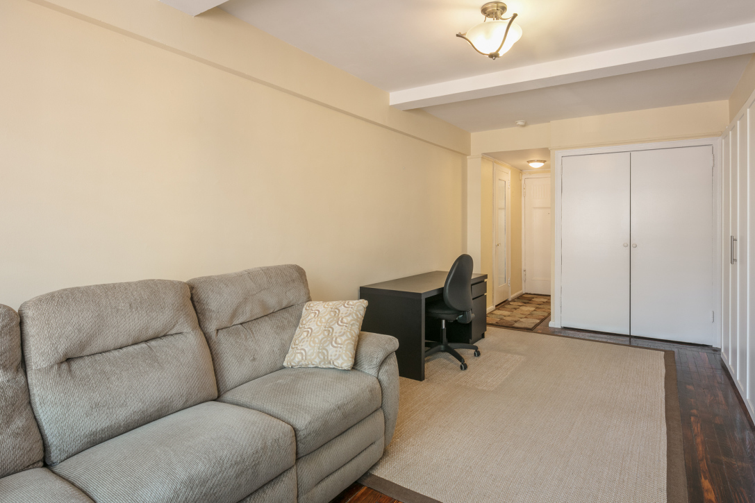 45 Tudor City Place, Unit 903 Manhattan, NY 10017 - Photo 2 of 9