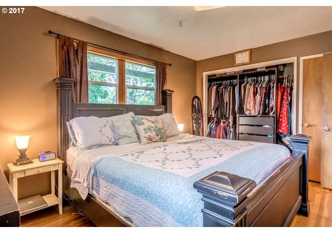 2244 Southeast Barnes Road Gresham, OR 97080 - Photo 10 of 32 Gallery Image 10
