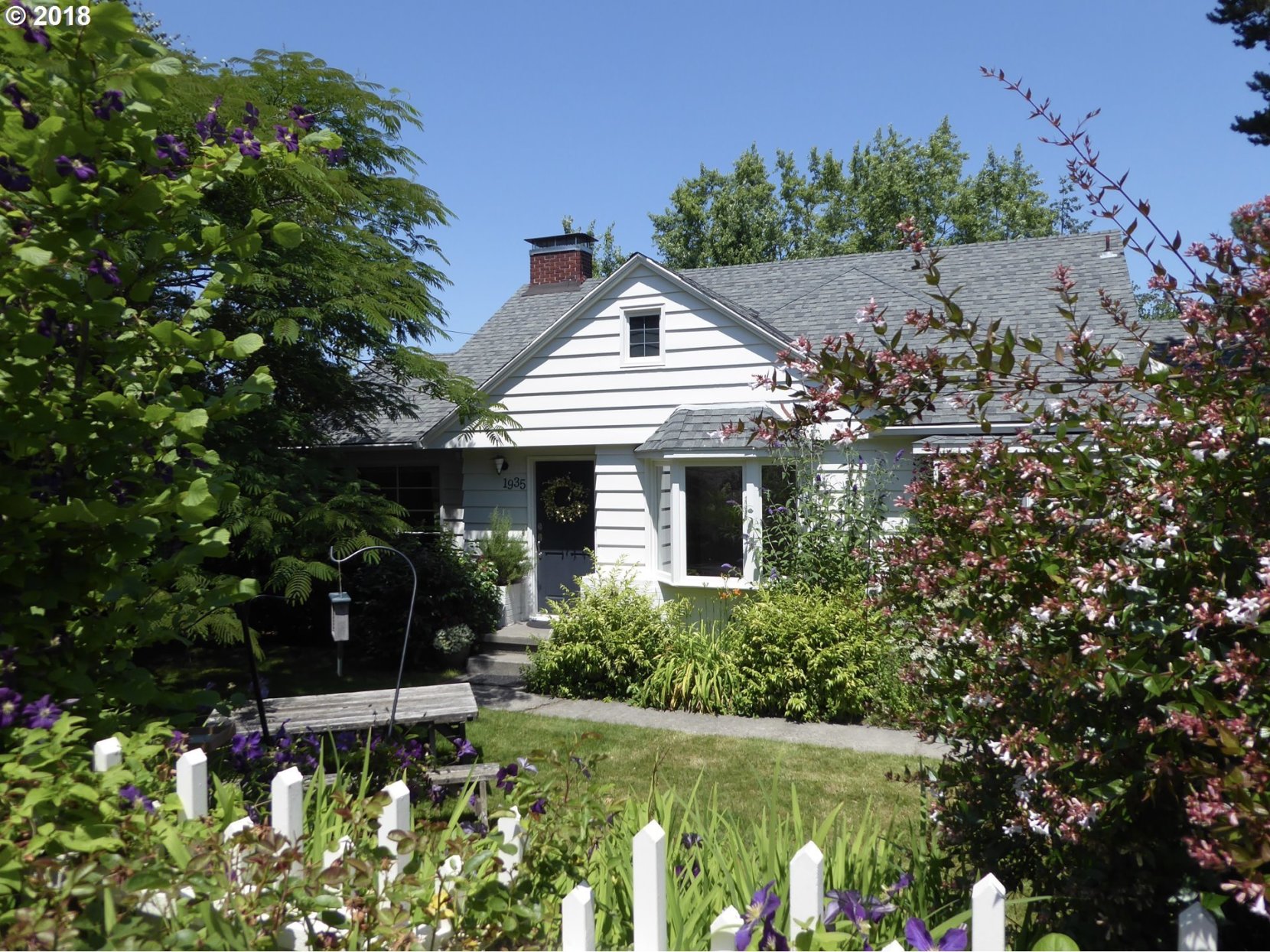 1935 Southwest Custer Street Portland, OR 97219 - Photo 19 of 32 Gallery Image 19