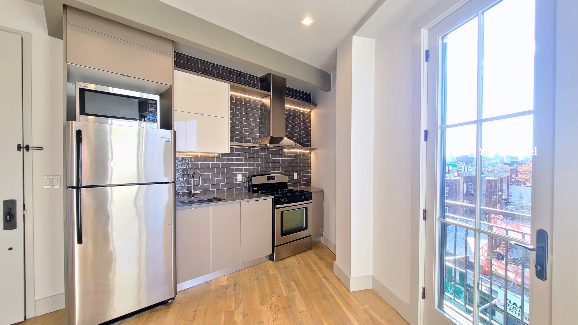 72 North Henry Street, Unit 4F Brooklyn, NY 11222 - Photo 1 of 13