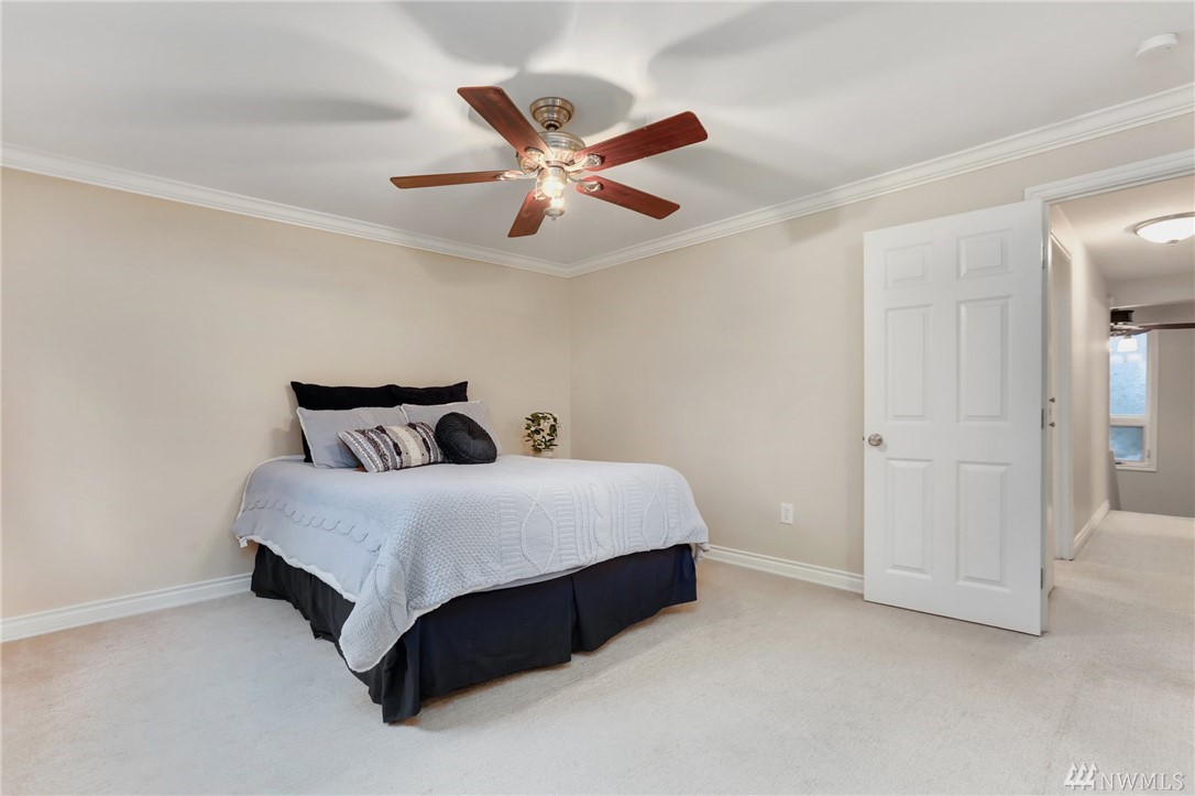9025 236th Street Southwest, Unit 4 Edmonds, WA 98026 - Photo 16 of 22 Gallery Image 16