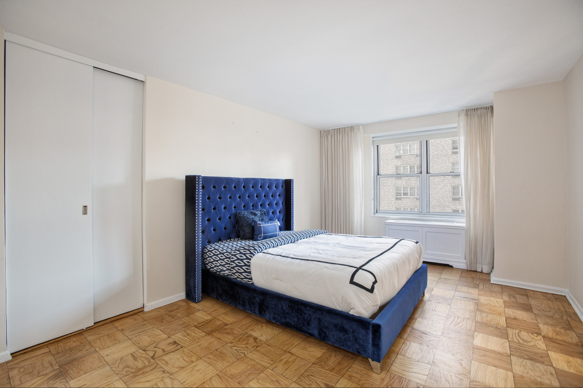 363 East 76th Street, Unit 6F Manhattan, NY 10021 - Photo 5 of 8