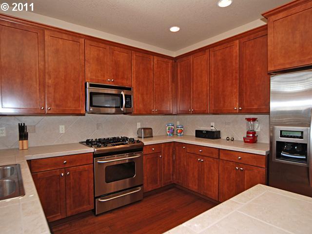 8219 Southwest Oleson Road Portland, OR 97223 - Photo 5 of 16 Gallery Image 5
