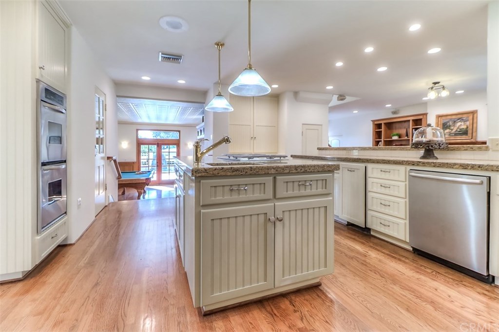 975 Hillcrest Drive Upland, CA 91784 - Photo 15 of 65