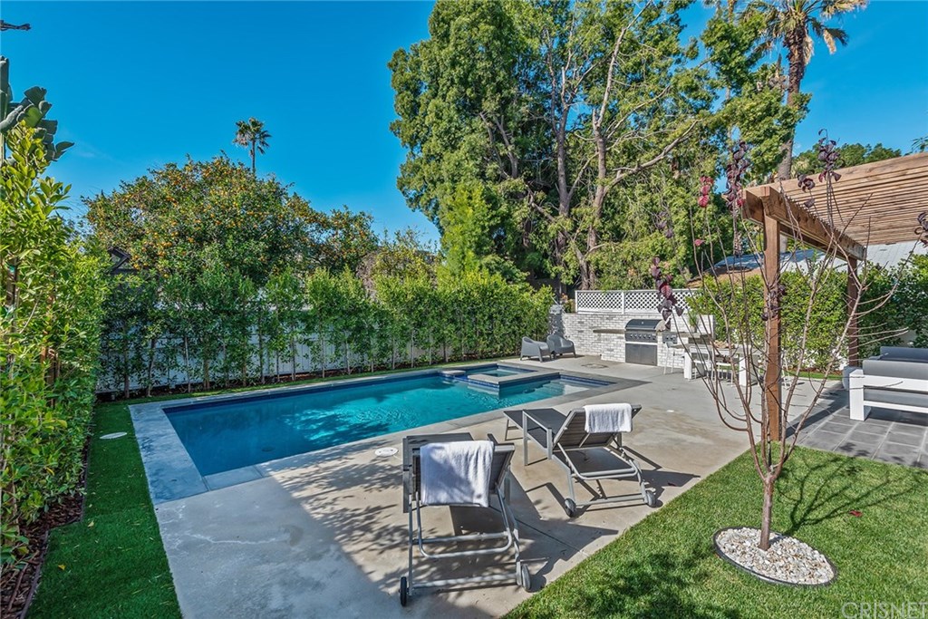 4537 Ben Avenue Studio City, CA 91607 - Photo 43 of 50
