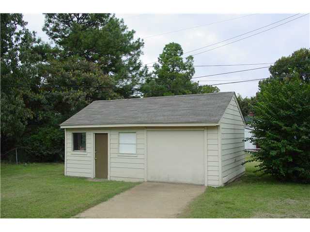 1615 Delmont Road Memphis, TN 38117 - Photo 5 of 6