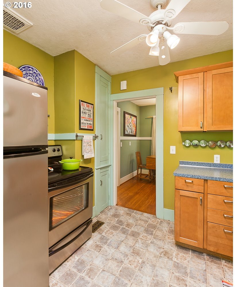 7120 Southwest Capitol Hill Road Portland, OR 97219 - Photo 7 of 25 Gallery Image 7