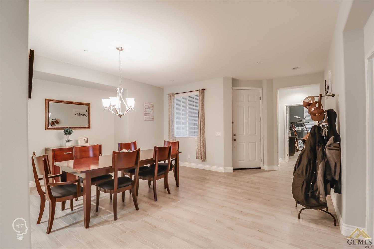 10815 Mountainside Drive Bakersfield, CA 93306 - Photo 7 of 35