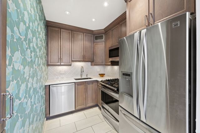 $908,000 | 218 East 29th Street, Unit 8 FLR | Kips Bay