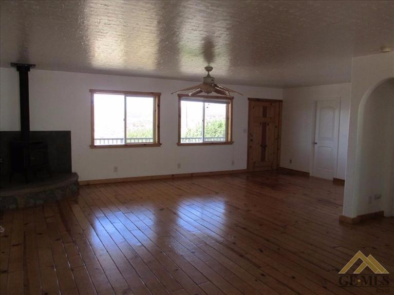 10873 Tanganda Road Tehachapi, CA 93561 - Photo 3 of 30