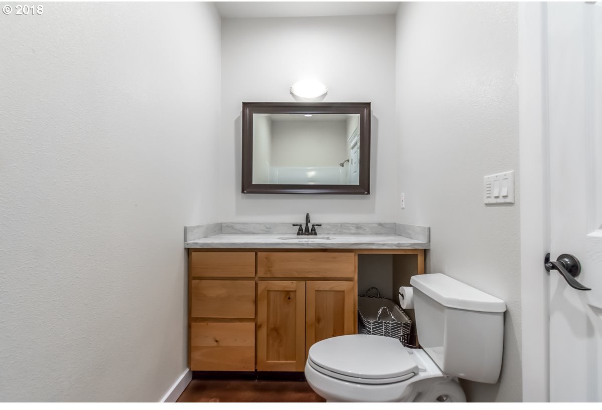 29261 Fairview Road Lebanon, OR 97355 - Photo 20 of 32 Gallery Image 20