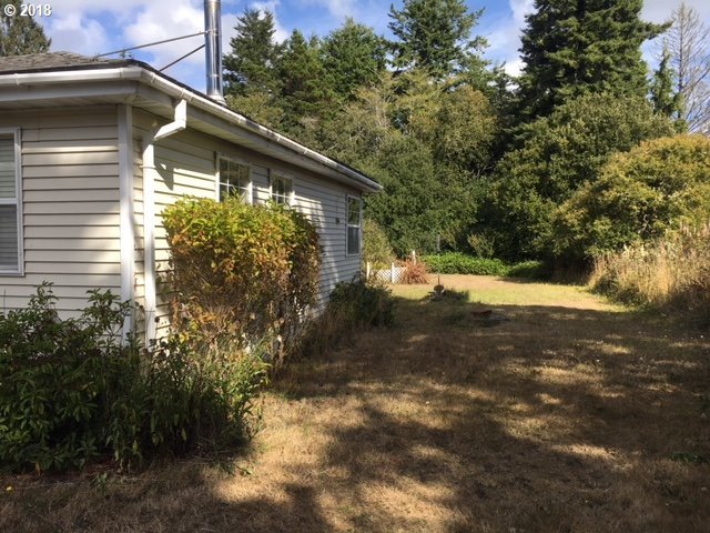 62931 Crown Point Road Coos Bay, OR 97420 - Photo 4 of 12