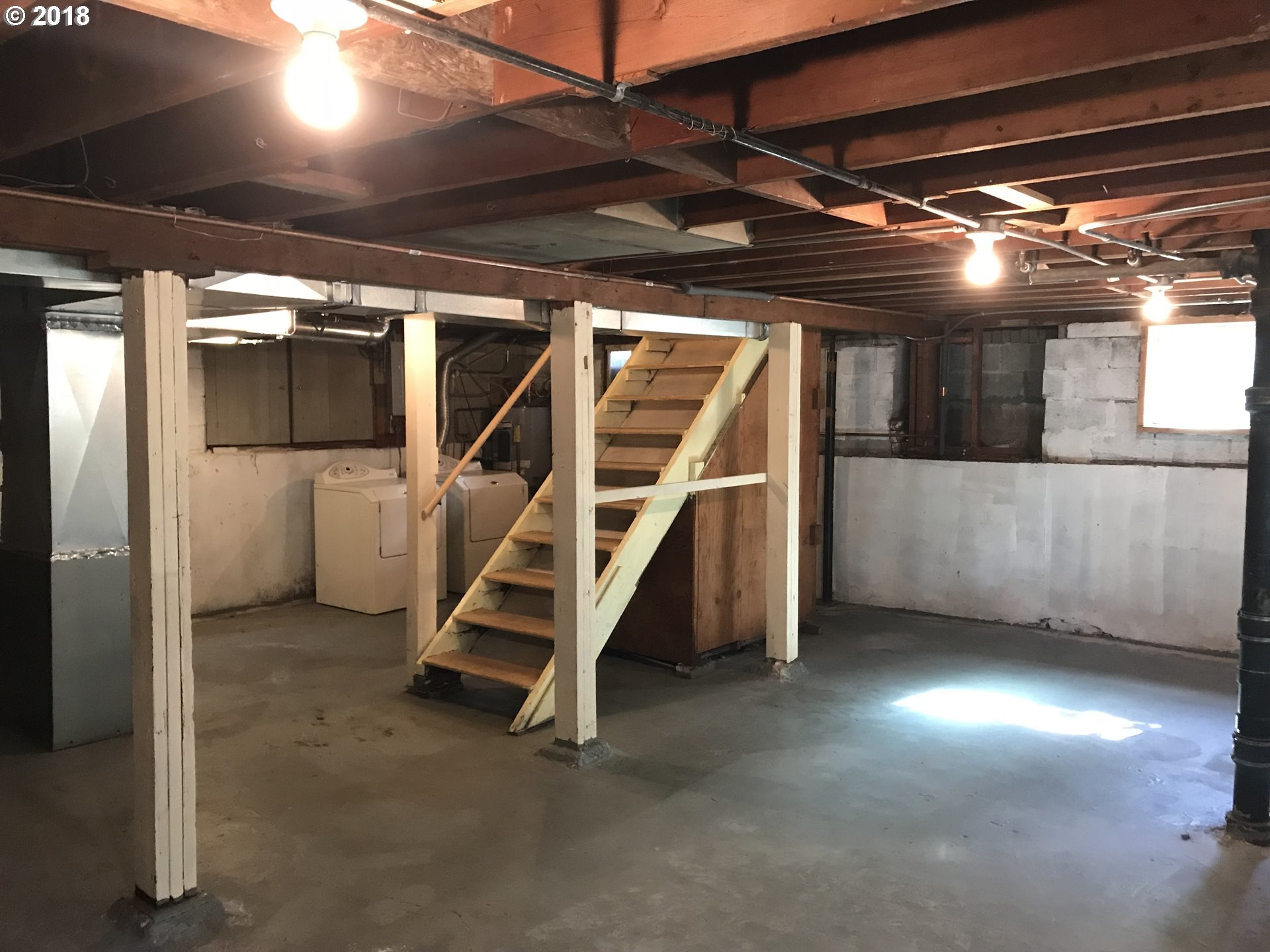 1226 Southwest Spring Garden Street Portland, OR 97219 - Photo 11 of 17 Gallery Image 11