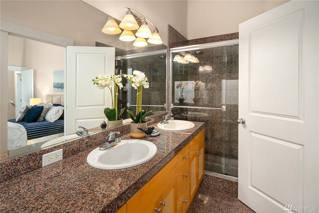 166 17th Avenue, Unit A Seattle, WA 98122 - Photo 12 of 15