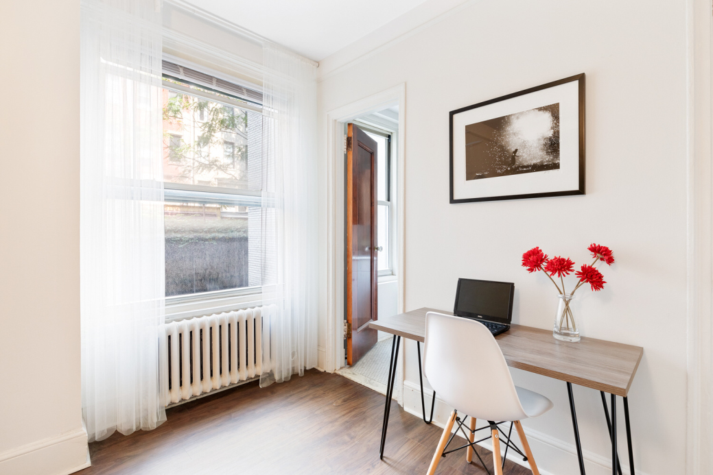 325 West 45th Street, Unit 217 Manhattan, NY 10036 - Photo 2 of 7