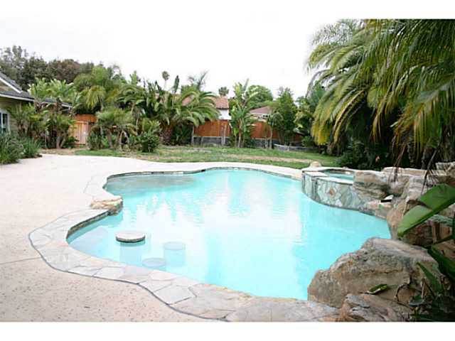1016 Saxony Road Encinitas, CA 92024 - Photo 17 of 23