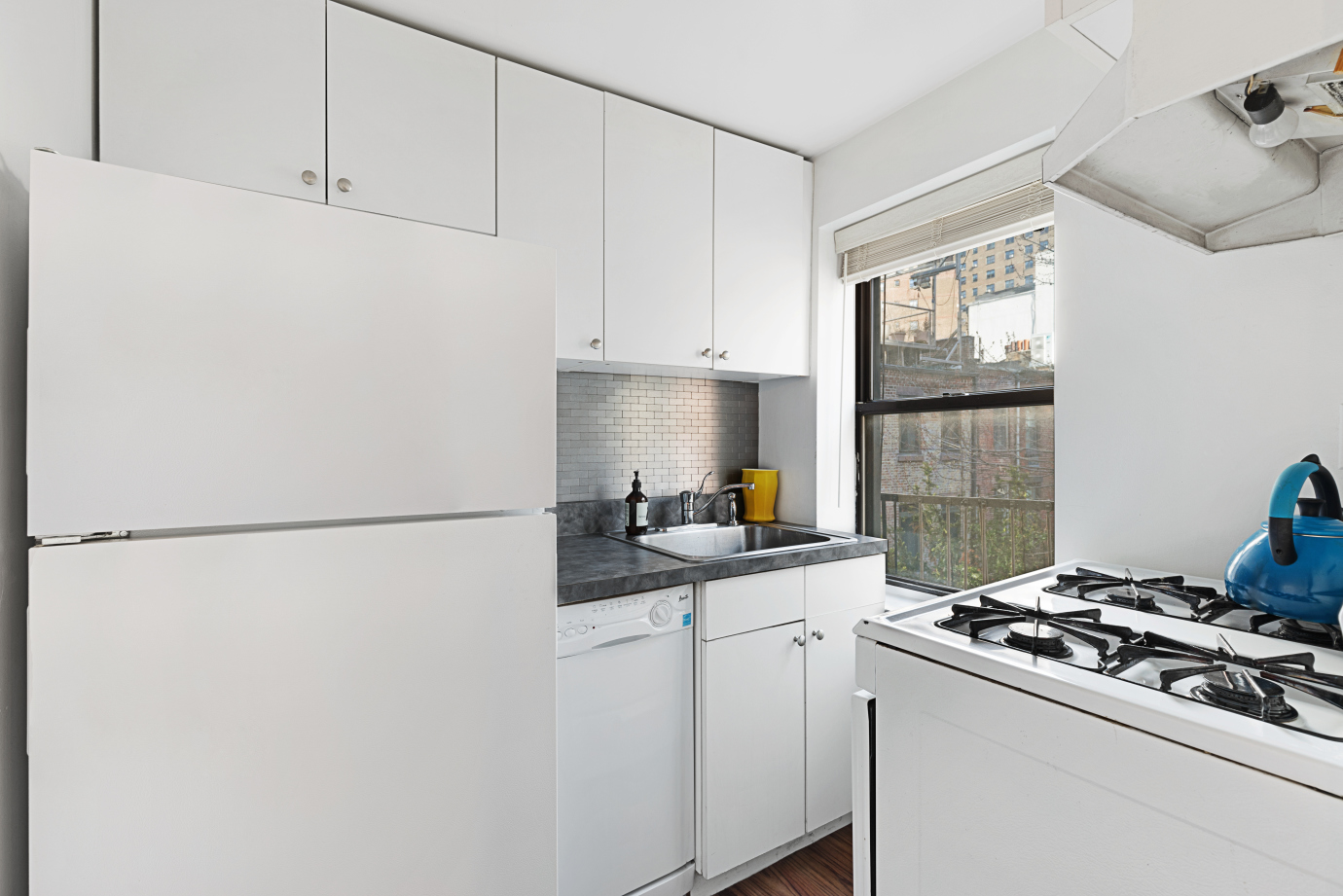 250 10th Avenue, Unit 4 Manhattan, NY 10001 - Photo 5 of 7