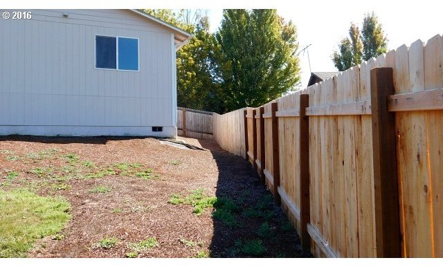 380 Corona Loop Road Roseburg, OR 97471 - Photo 29 of 32 Gallery Image 29