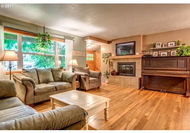 2244 Southeast Barnes Road Gresham, OR 97080 - Photo 15 of 32 Gallery Image 15