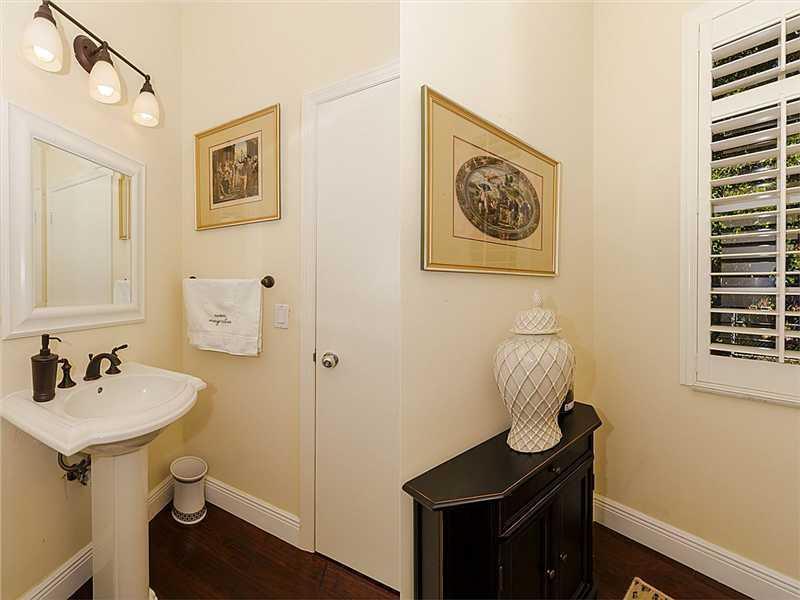 5774 Southwest 76th Terrace South Miami, FL 33143 - Photo 8 of 35