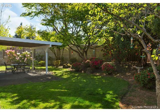 5675 Southwest Merridell Court Portland, OR 97225 - Photo 14 of 16 Gallery Image 14